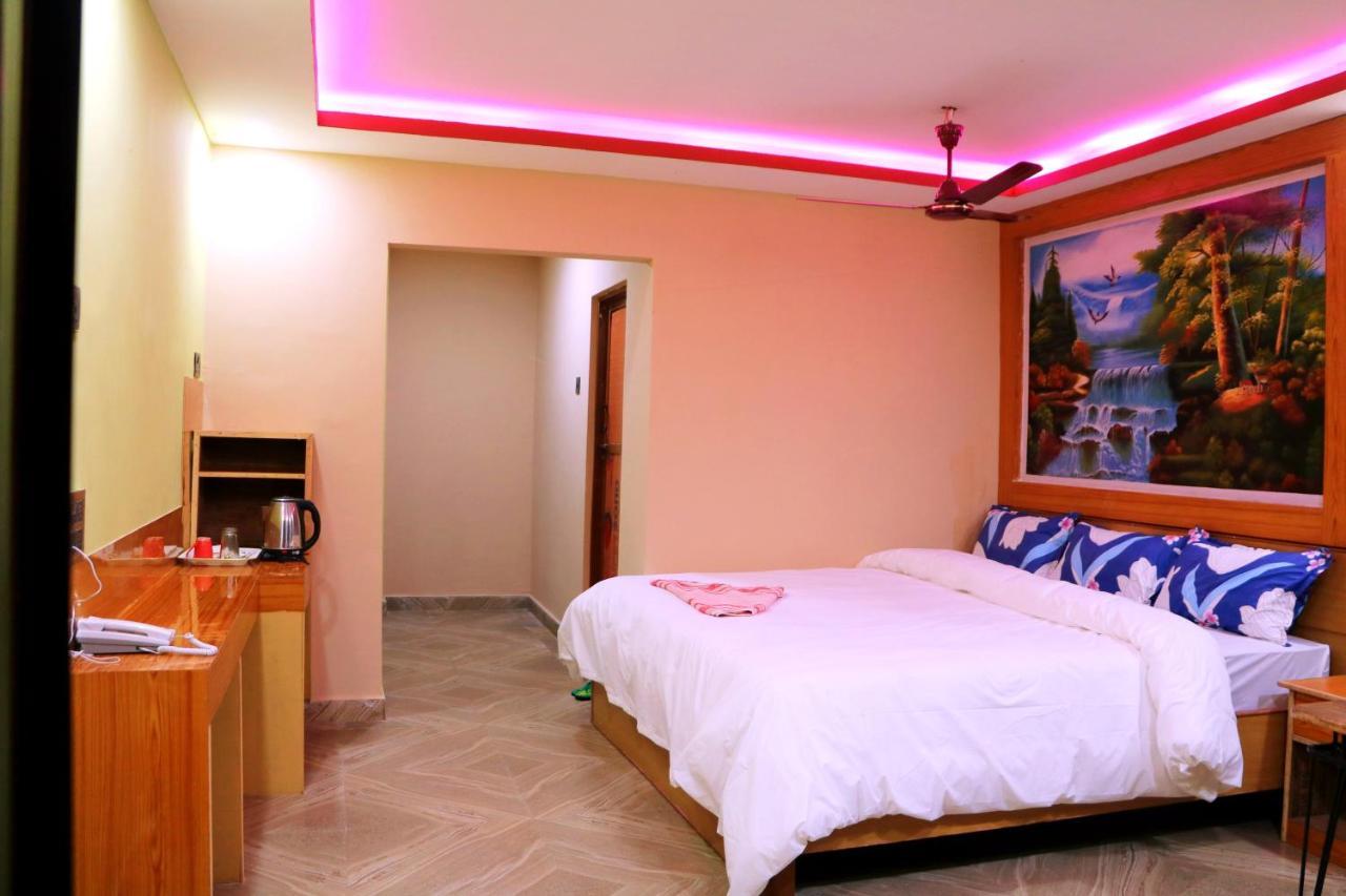 Hotel National Park Sauraha- Homely Stay And Peaceful Location With Jungle Safari Arrangements Exterior photo