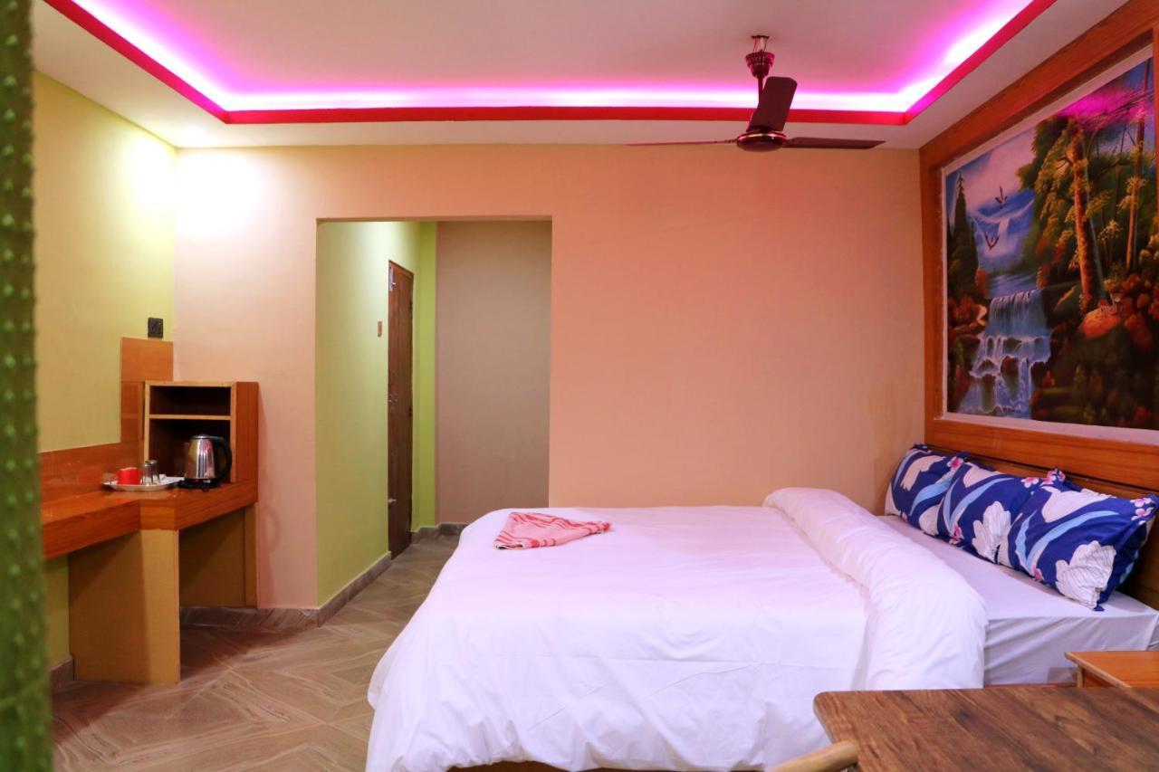 Hotel National Park Sauraha- Homely Stay And Peaceful Location With Jungle Safari Arrangements Exterior photo