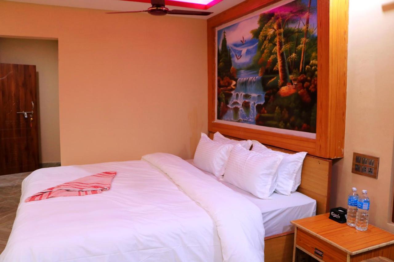 Hotel National Park Sauraha- Homely Stay And Peaceful Location With Jungle Safari Arrangements Exterior photo