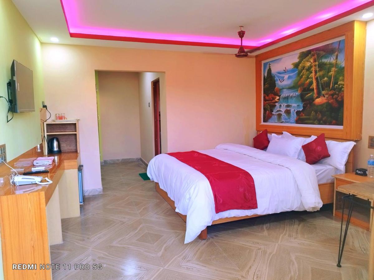 Hotel National Park Sauraha- Homely Stay And Peaceful Location With Jungle Safari Arrangements Exterior photo
