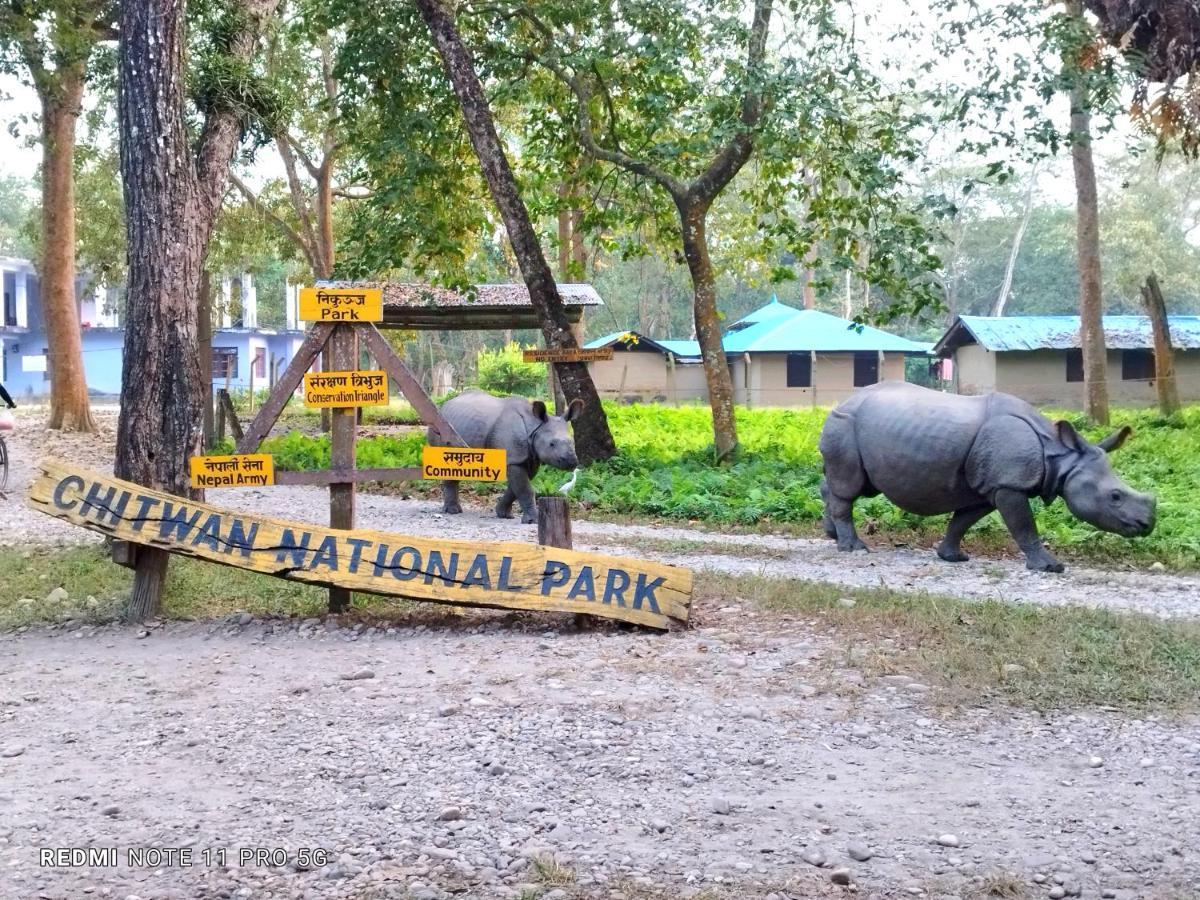 Hotel National Park Sauraha- Homely Stay And Peaceful Location With Jungle Safari Arrangements Exterior photo