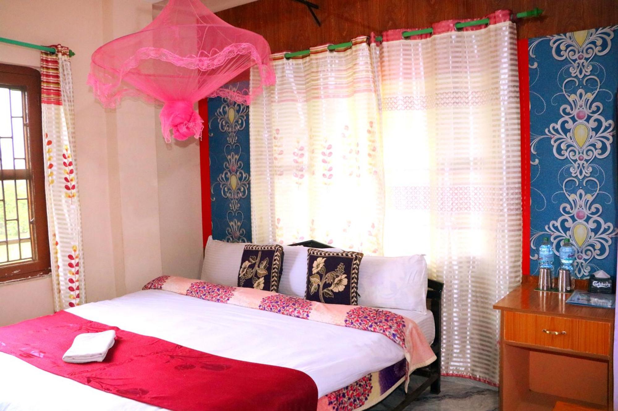 Hotel National Park Sauraha- Homely Stay And Peaceful Location With Jungle Safari Arrangements Exterior photo