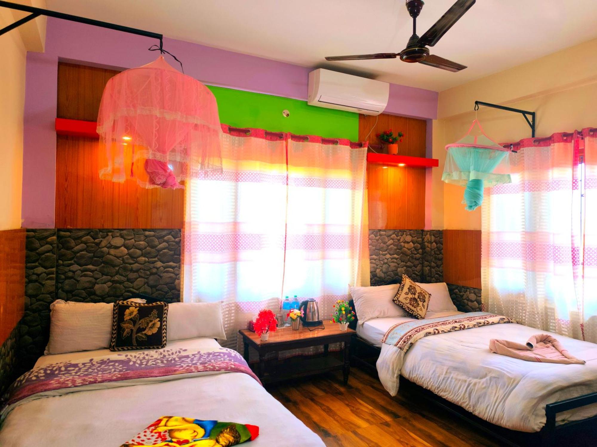 Hotel National Park Sauraha- Homely Stay And Peaceful Location With Jungle Safari Arrangements Exterior photo
